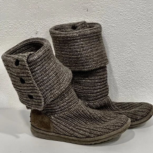 UGG Cable Knit Boots Grey Tall / Fold Over For Shorter Length 3 Button US Size 6 - Picture 2 of 11